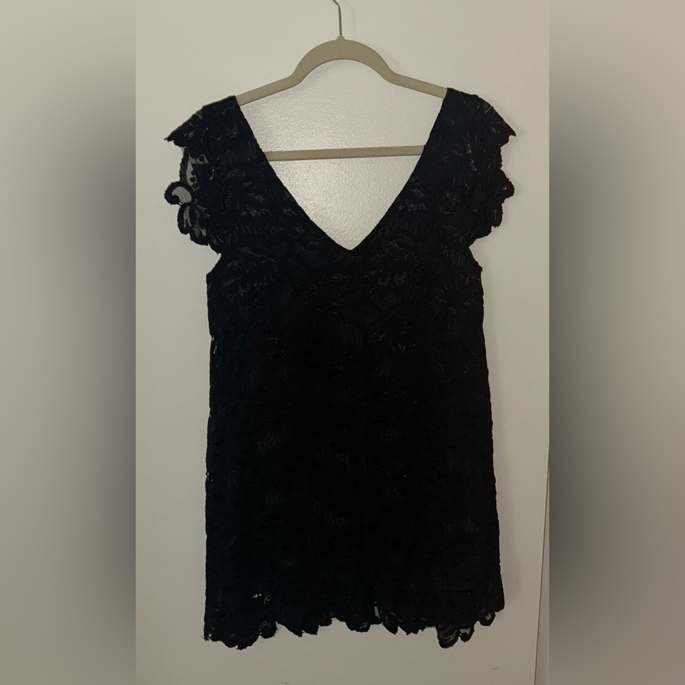 BB DAKOTA Sleek Black Lace Overlay Mini Dress